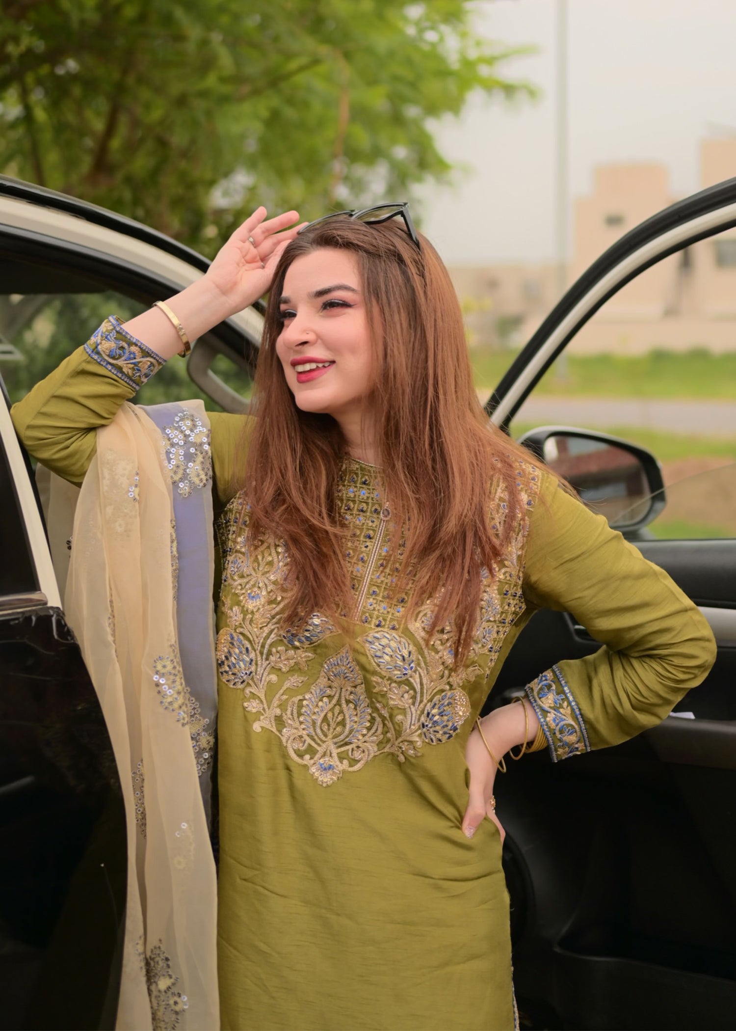 Zara Dar: A Former Professor's Unexpected OnlyFans Empire!